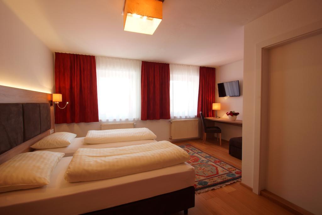 Gasthof Zur Post Strasswalchen Rum bild